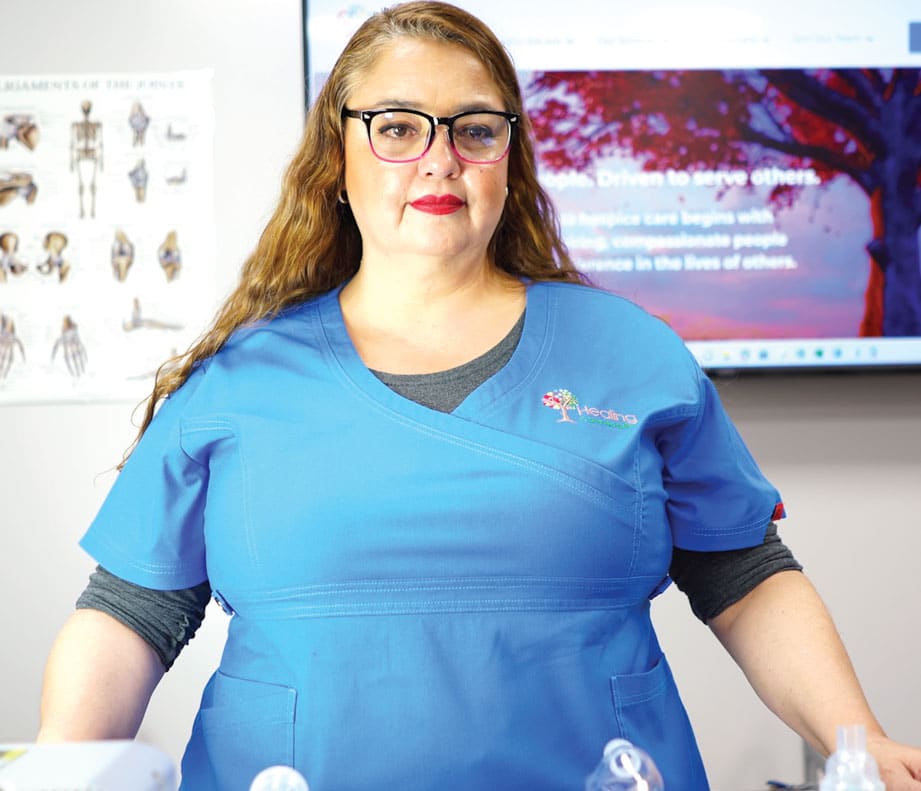Ángela Benítez, RN, BSN, Gerente de Desarrollo Profesional de Healing Care Hospice.